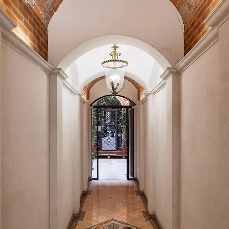 Apartment Classbnb - Luxury In Milan's Fashion District - 5 Min From Galleria Vittorio Emanuele Ii Mailand